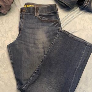 Lee extreme motion strught fit tapered leg